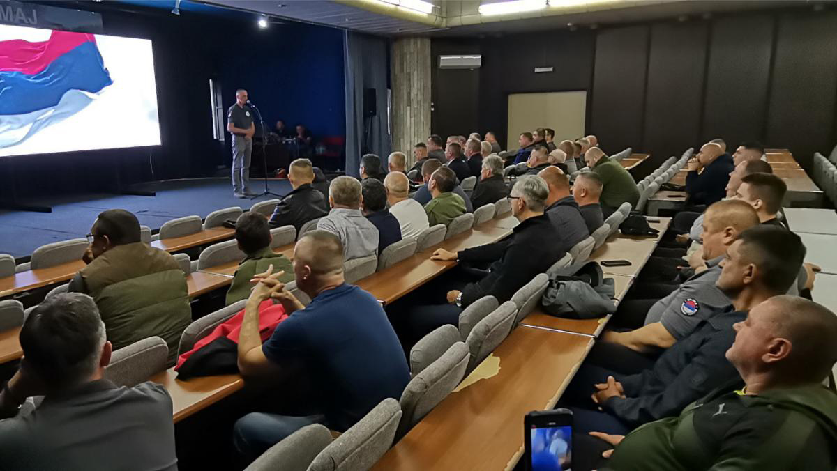 DOBOJ: Prikazan film „Priča ponosnog puka“ o 65. zaštitnom motorizovanom puku VRS