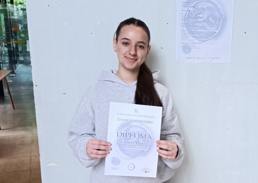 DOBOJ: Mlada harmonikašica Tina Lazić donijela prvu nagradu sa „Dana harmonike”