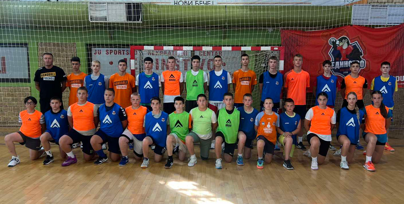 (FOTO) DOBOJ: Kadeti MRK Sloga Doboj uspješno završili rukometni kamp „Handball Friends” u Novom Bečeju