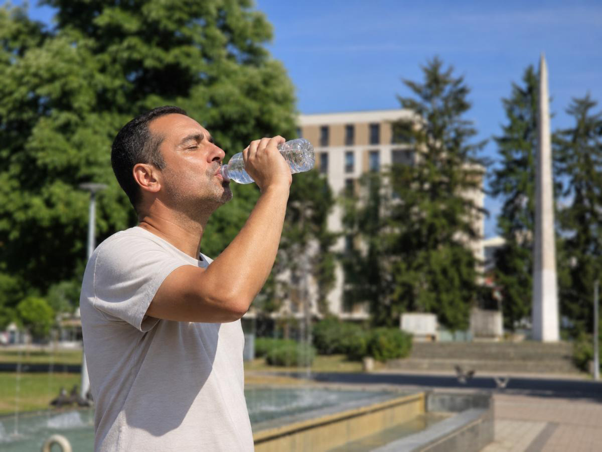 Crveni krst upozorava na novi toplotni talas: Kako se zaštititi od visokih temperatura