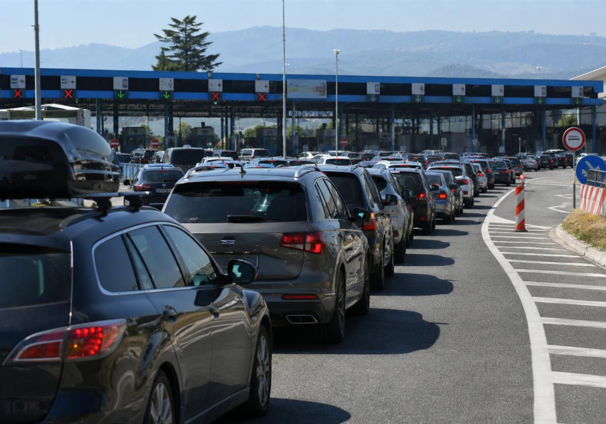 PUTEVI: Duge kolone na graničnim prelazima