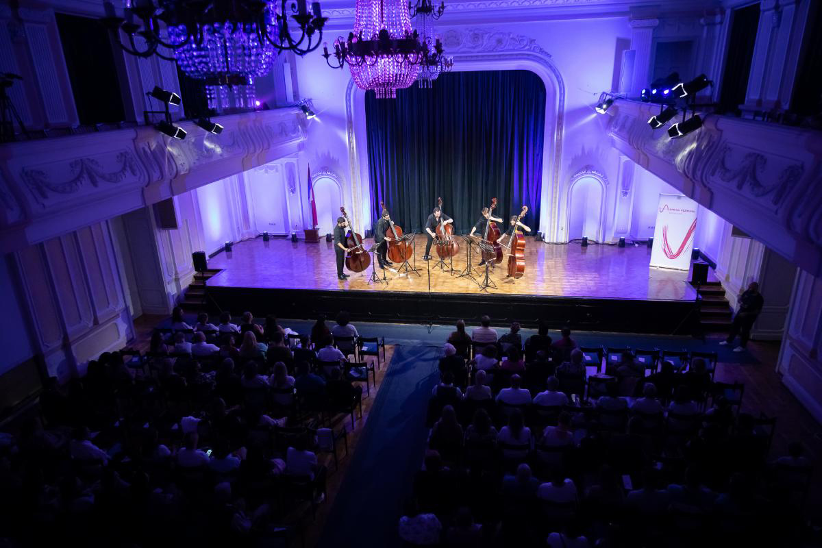 A String Fest 2026 počinje koncertom „Uspomene“: Sedam umjetnika na sceni Banskog dvora