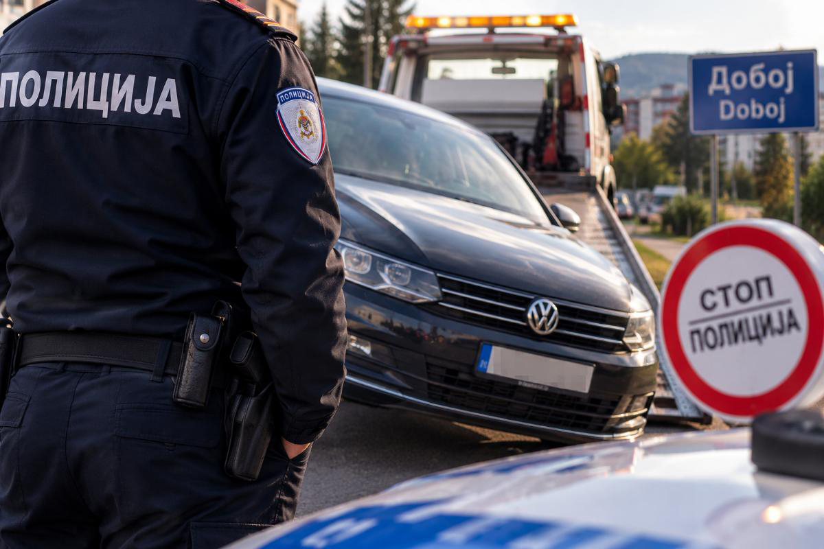 DOBOJ: Policija oduzela Volkswagen vozaču koji duguje 2.920 KM