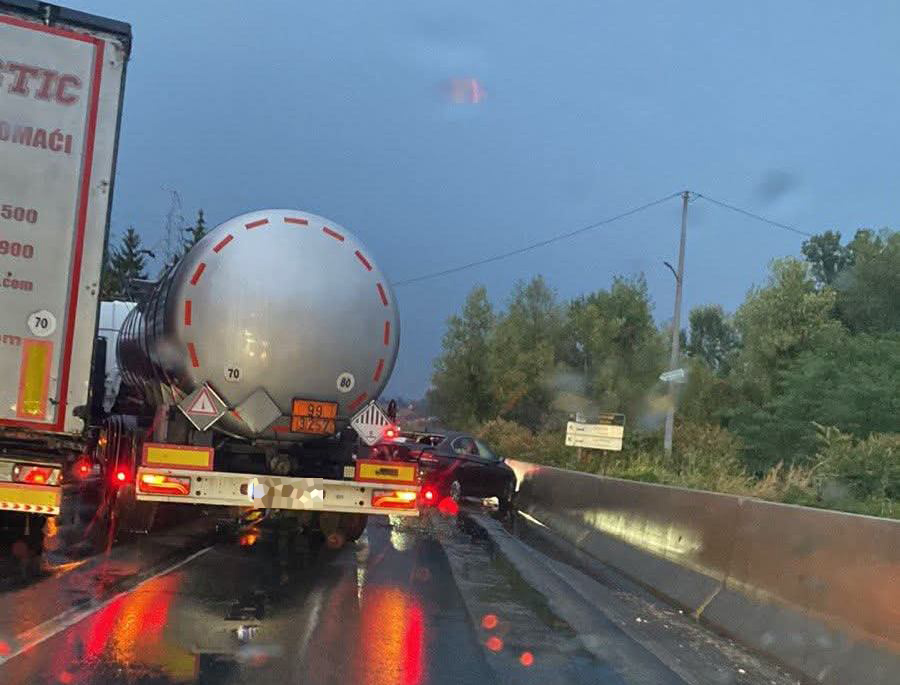DOBOJ: Saobraćajna nezgoda na ulazu u grad iz pravca Vile