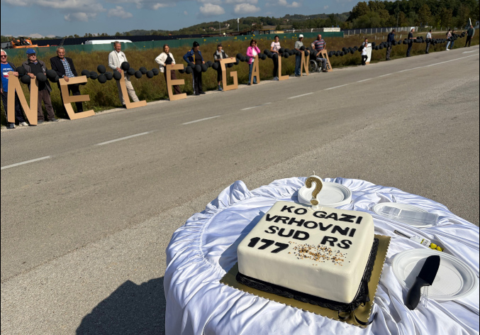 Mještani Podnovlja i aktivisti više nevladinih organizacija na današnjem skupu upozorili da lokalna vlast nastavlja sa ignorisanjem presude Vrhovnog suda i sistemskim nasiljem nad mještanima