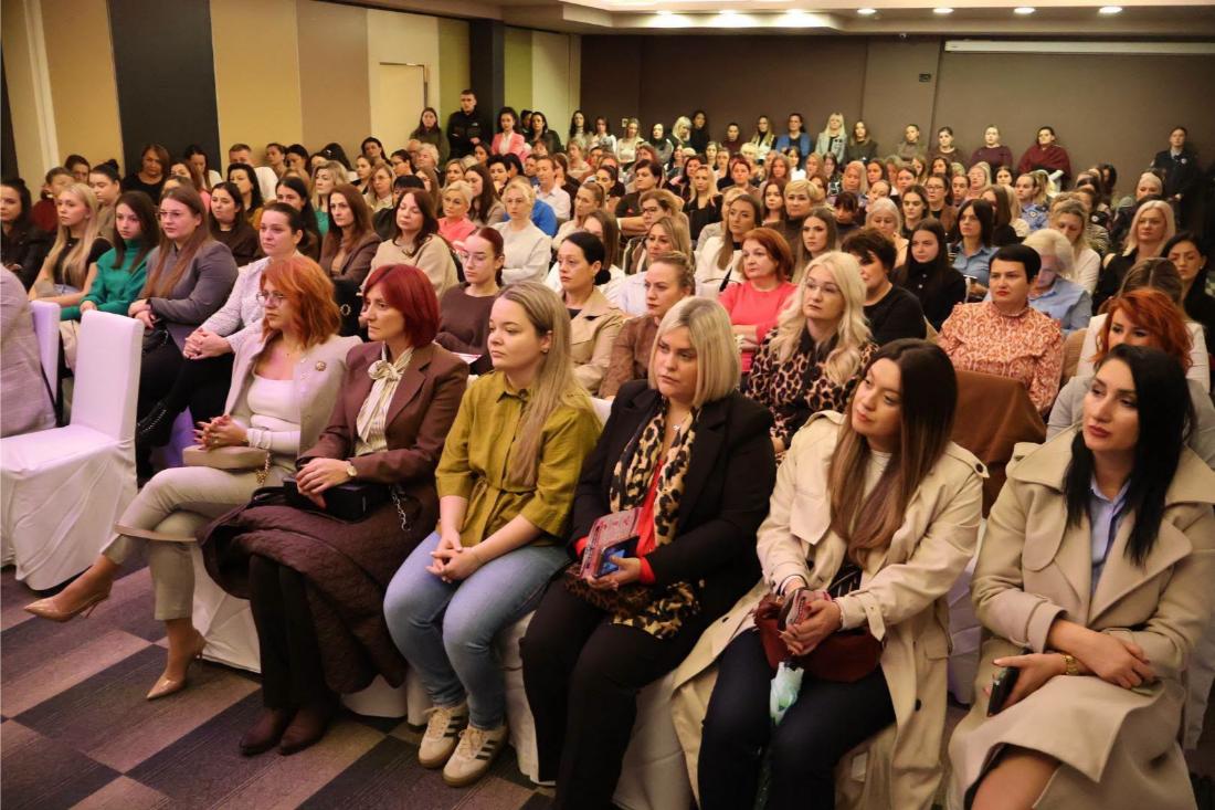 DOBOJ: Panel „Iza ružičaste vrpce“ okupio stručnjake, istaknut značaj redovnih pregleda dojke