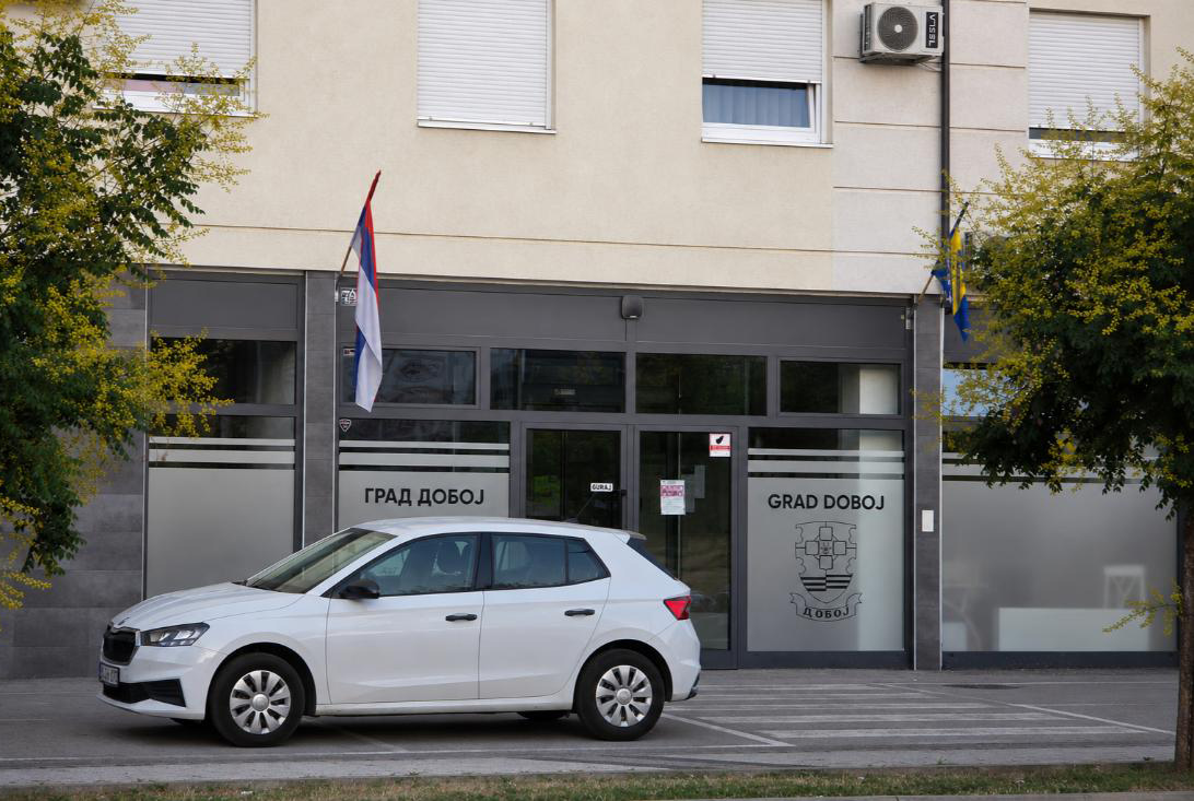 OD „FABRIKE STRANAČKIH UHLJEBA“ DO STEČAJNE RASPRODAJE: Prostor DIRG-a četvrti put traži kupca, cijena pala za gotovo 600.000 KM