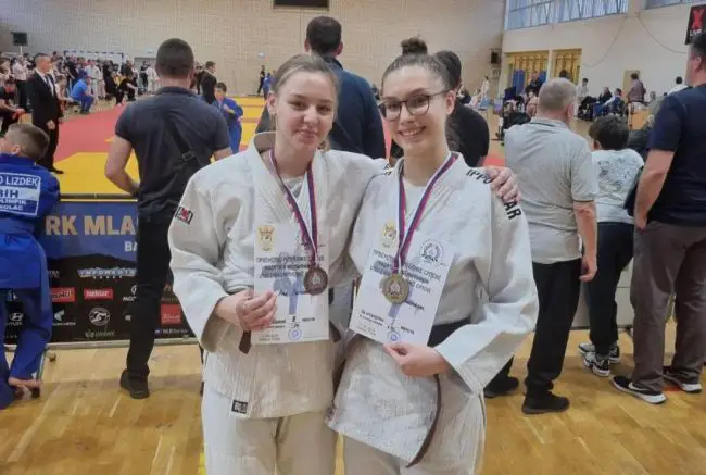 Sjajan uspjeh mladih sportistkinja iz Doboja: Jelena Blagojević i Anja Petrović briljirale u Banjaluci
