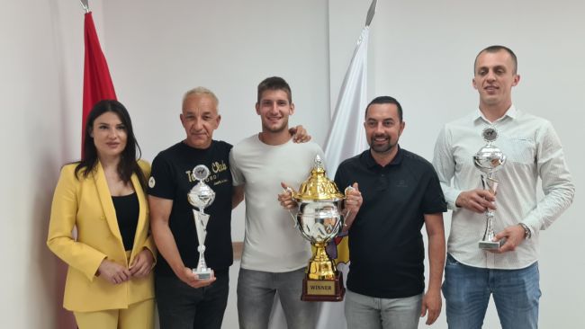 FOTO: Dobojski Info | DOBOJ: "Teniser Andrej Nedić zaslužuje podršku sportskih saveza i šire zajednice"