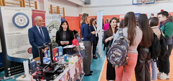 FOTO: Dobojski Info | DOBOJ: Srednjoškolci upoznati sa studijskim programima Univerziteta u Istočnom Sarajevu