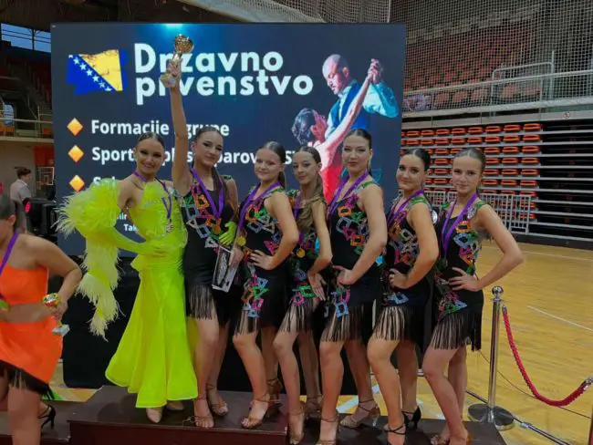 FOTO: Dobojski Info | DOBOJ: Plesni klub &quot;Stage&quot; osvojio pet pehara na državnom prvenstvu u Zenici