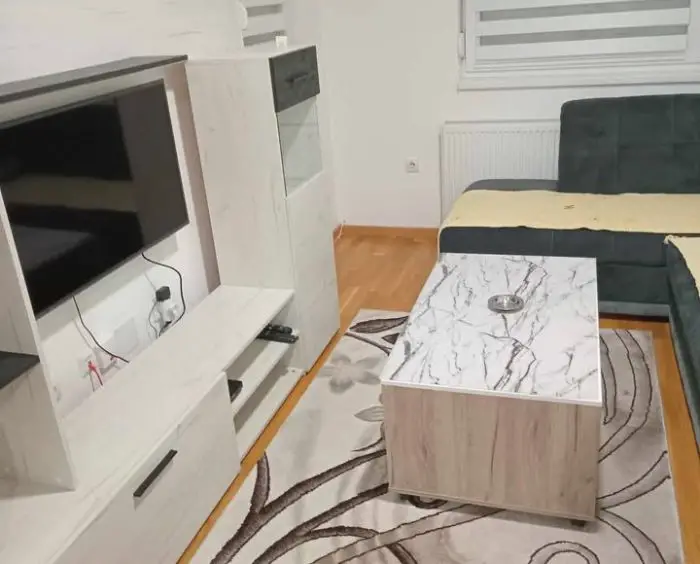 FOTO: Dobojski Info | OGLAS: Izdaje se jednosoban stan na dan u ulici Cara Dušana