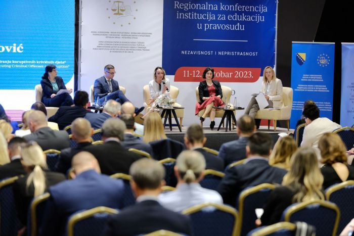 FOTO: Dobojski Info | U Sarajevu održana Regionalna konferencija institucija za edukaciju u pravosuđu - nezavisnost i nepristrasnost